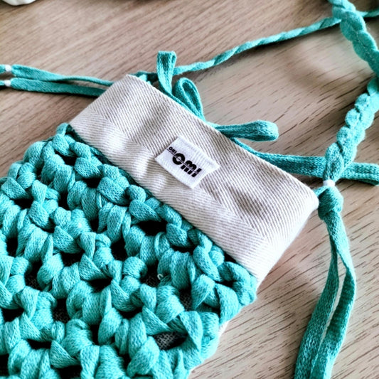 Virkattu mintunvihreä silmälasien suojus