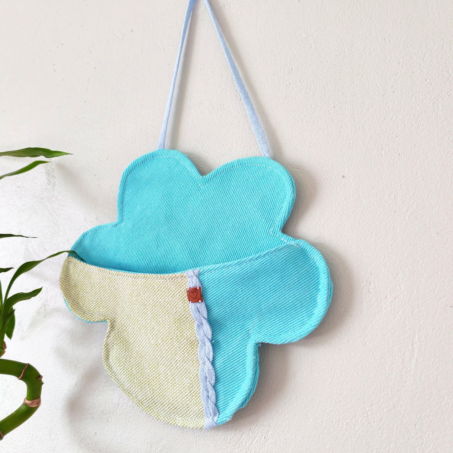 KÄTKÖ Pieni Seinätaskukukka