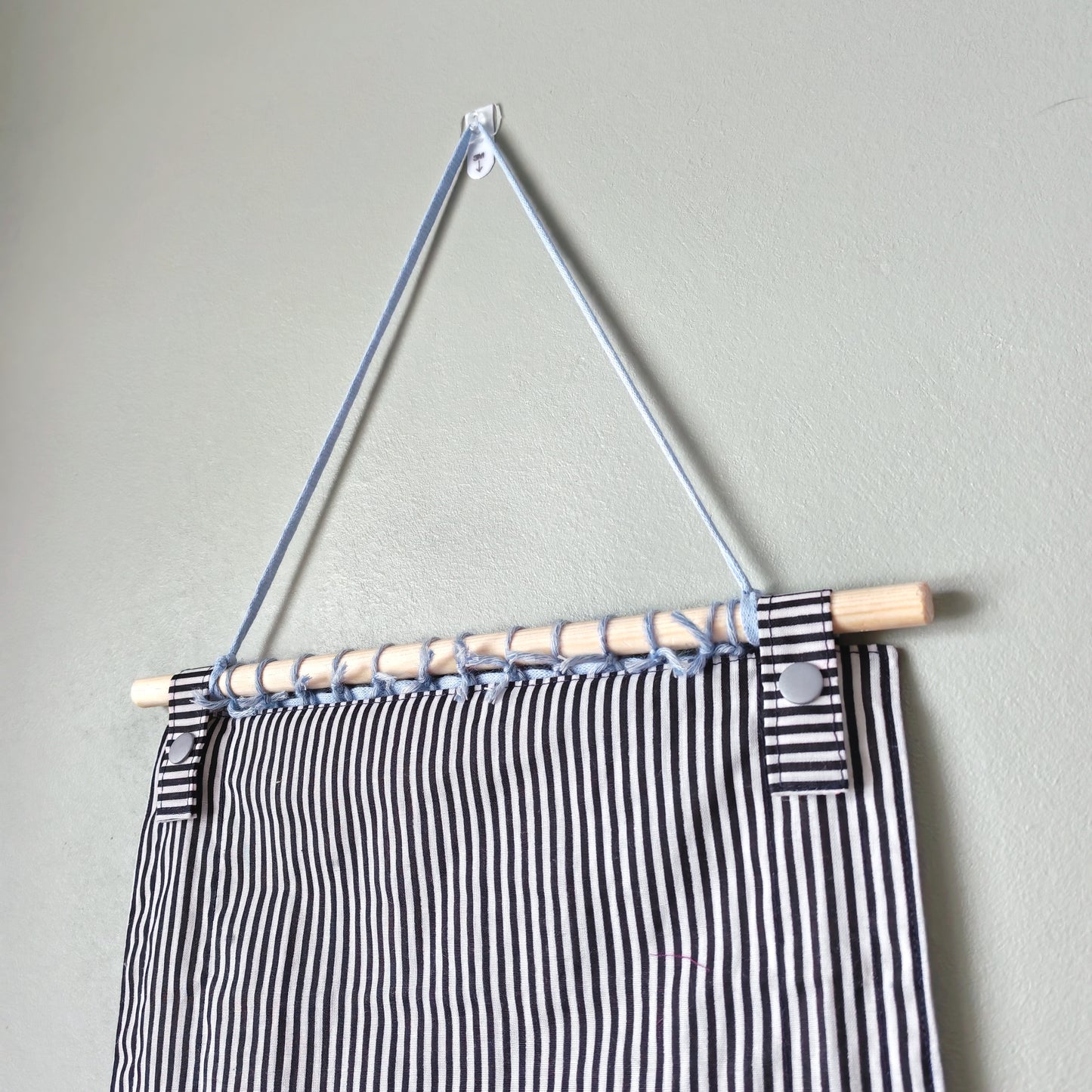 KÄTKÖ Seashore Handwoven Wall Pocket – Nordic Textile Wall Hanging with Storage