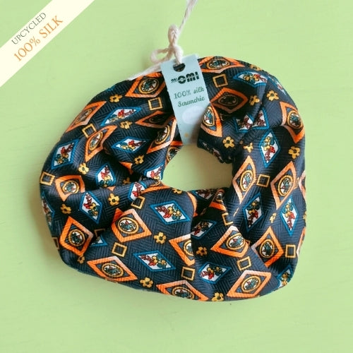 Keskikokoinen 100 % silkkidonitsi, kierrätetty