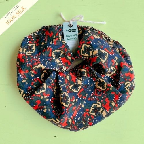 Keskikokoinen 100 % silkkidonitsi, kierrätetty