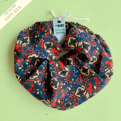 Keskikokoinen 100 % silkkidonitsi, kierrätetty