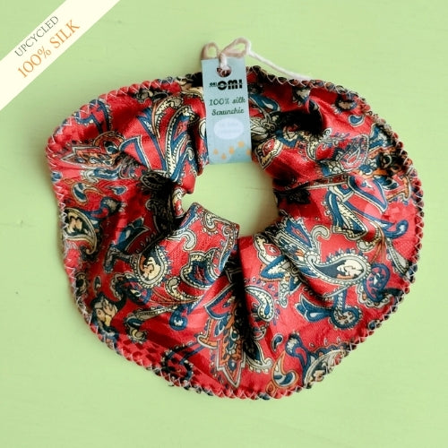 Keskikokoinen 100 % silkkidonitsi, kierrätetty