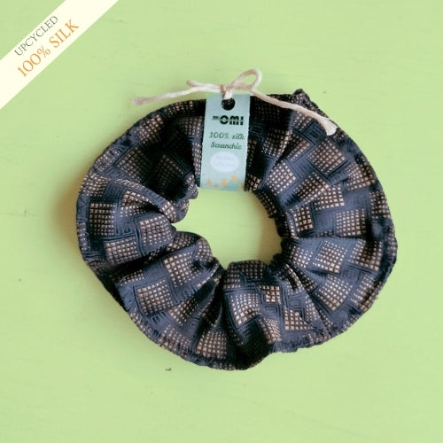 Keskikokoinen 100 % silkkidonitsi, kierrätetty