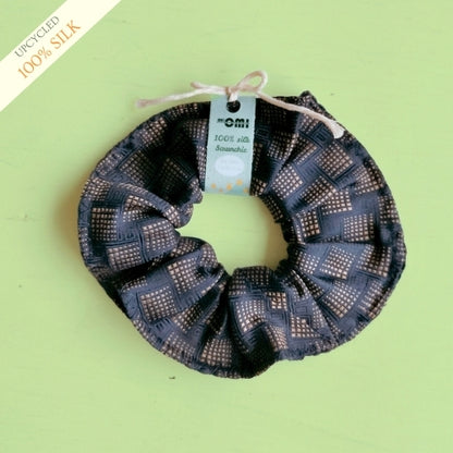 Keskikokoinen 100 % silkkidonitsi, kierrätetty