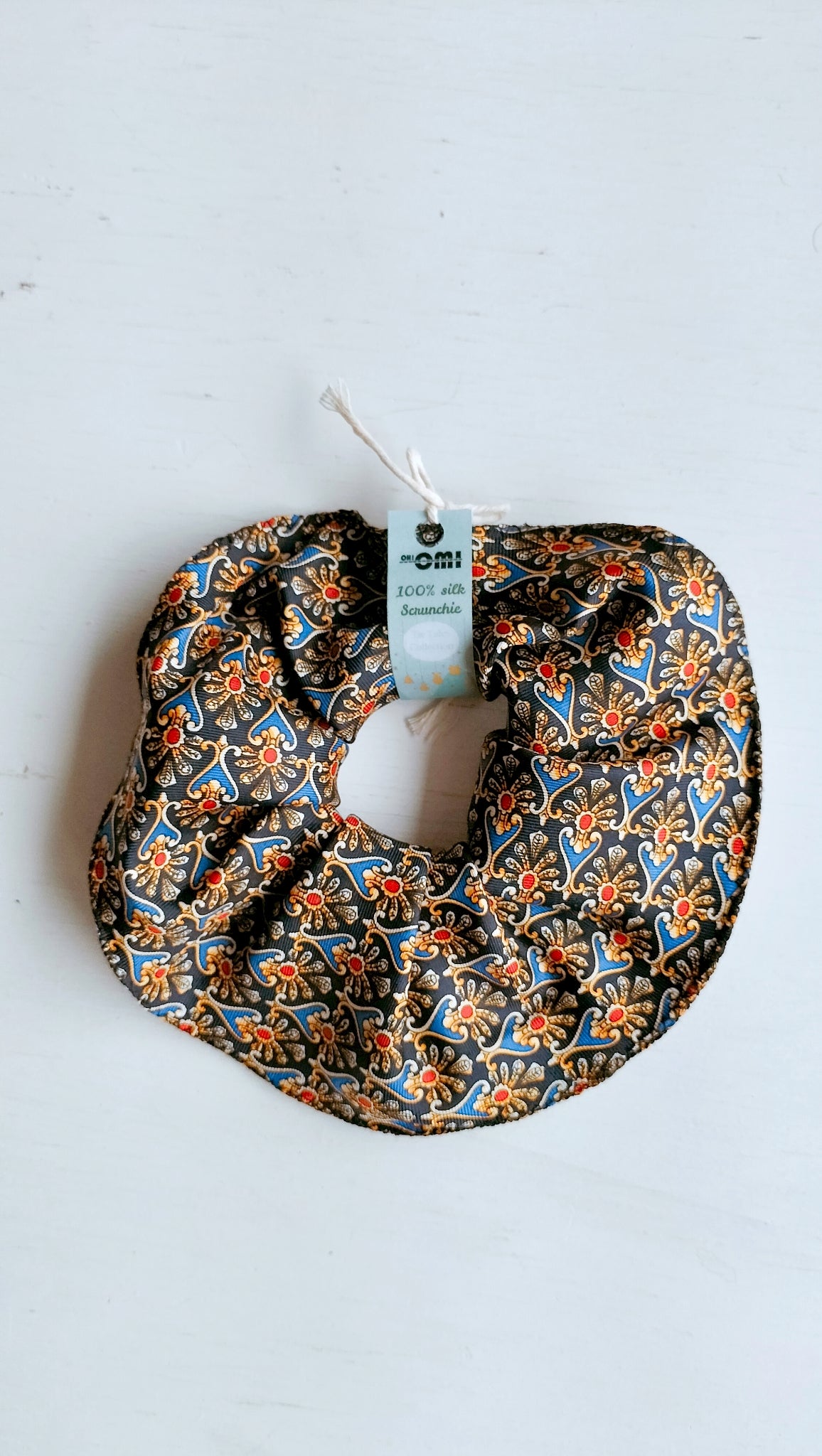 Keskikokoinen 100 % silkkidonitsi, kierrätetty