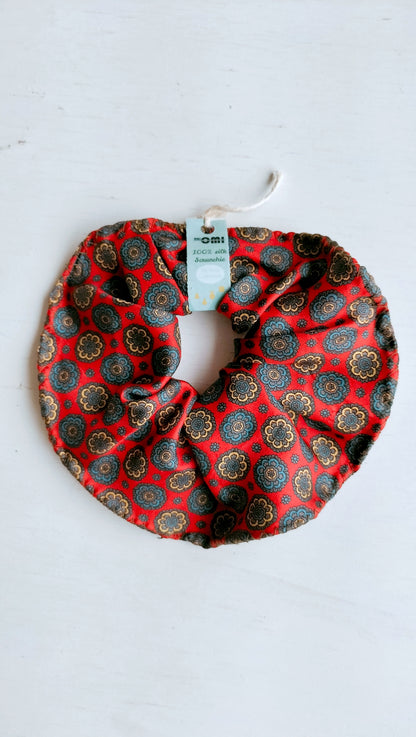 Keskikokoinen 100 % silkkihiuslenkki kierrätettynä