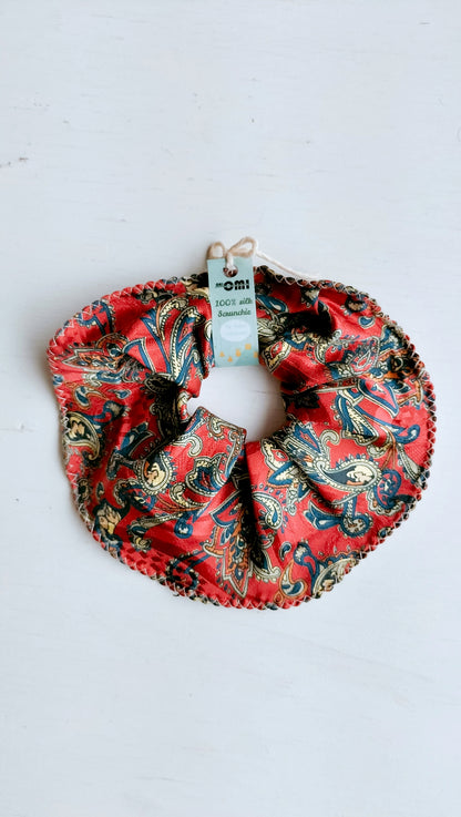 Keskikokoinen 100 % silkkidonitsi, kierrätetty