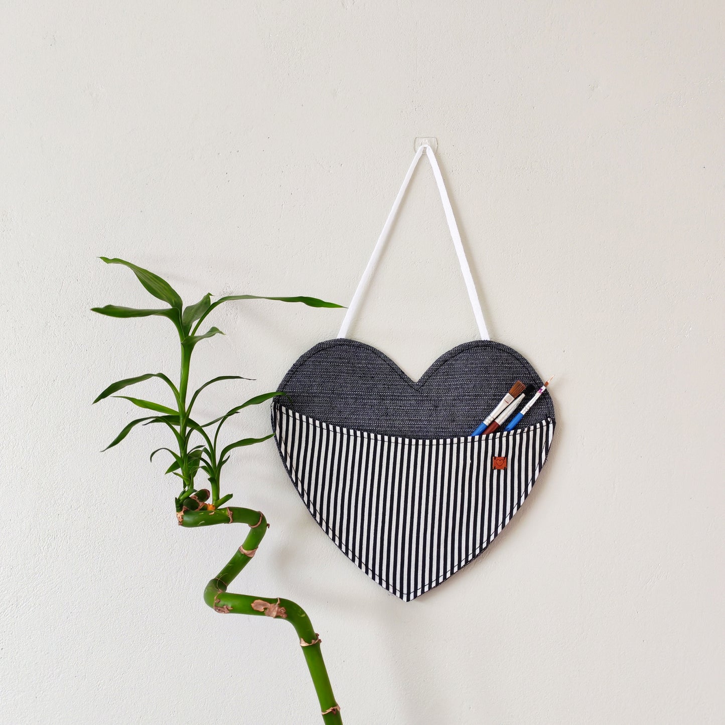 KÄTKÖ Pieni Seinätasku Sydän