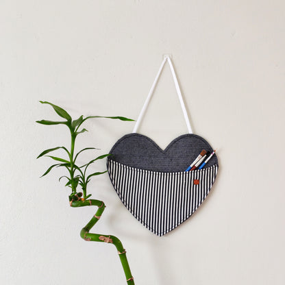 KÄTKÖ Pieni Seinätasku Sydän