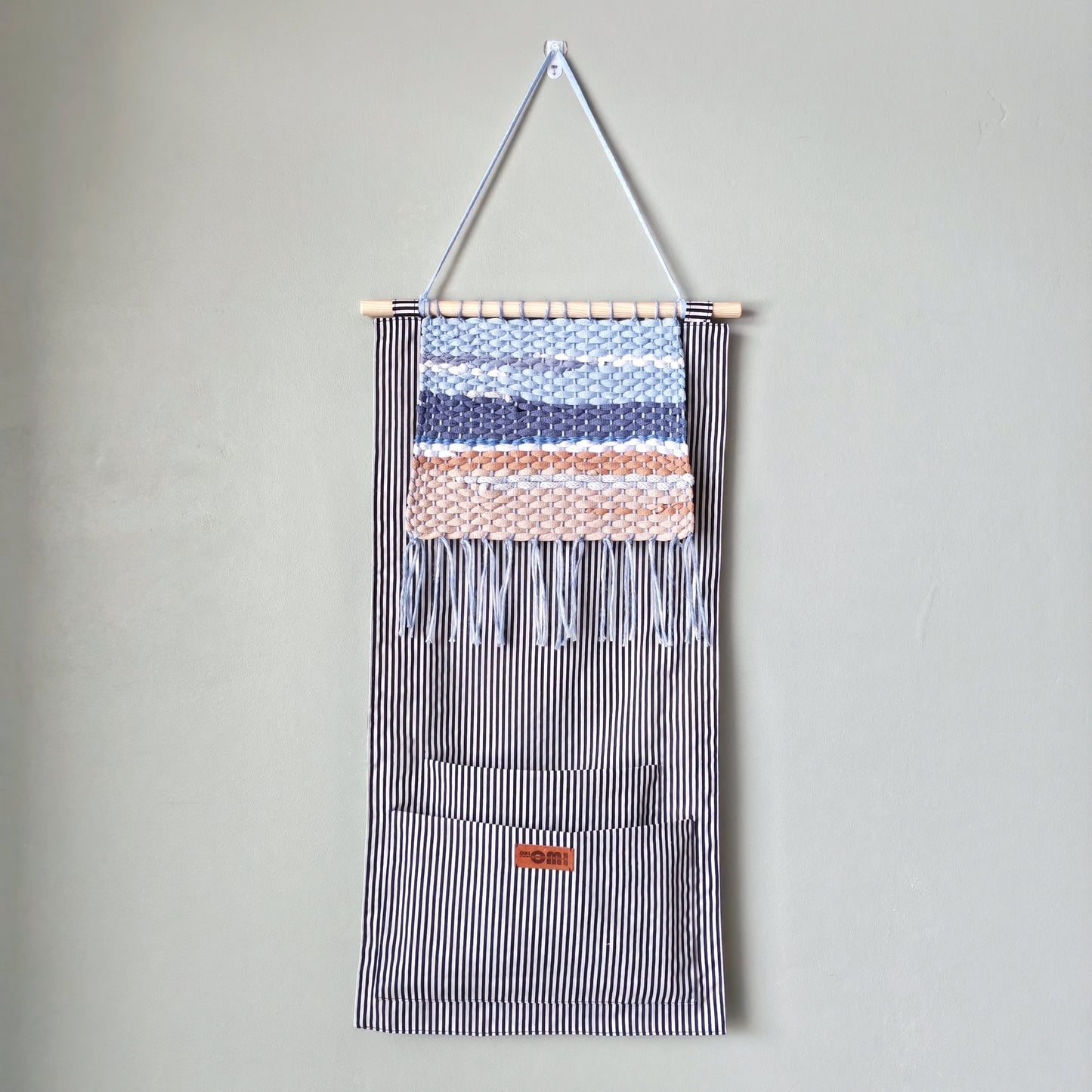 KÄTKÖ Seashore Handwoven Wall Pocket – Nordic Textile Wall Hanging with Storage
