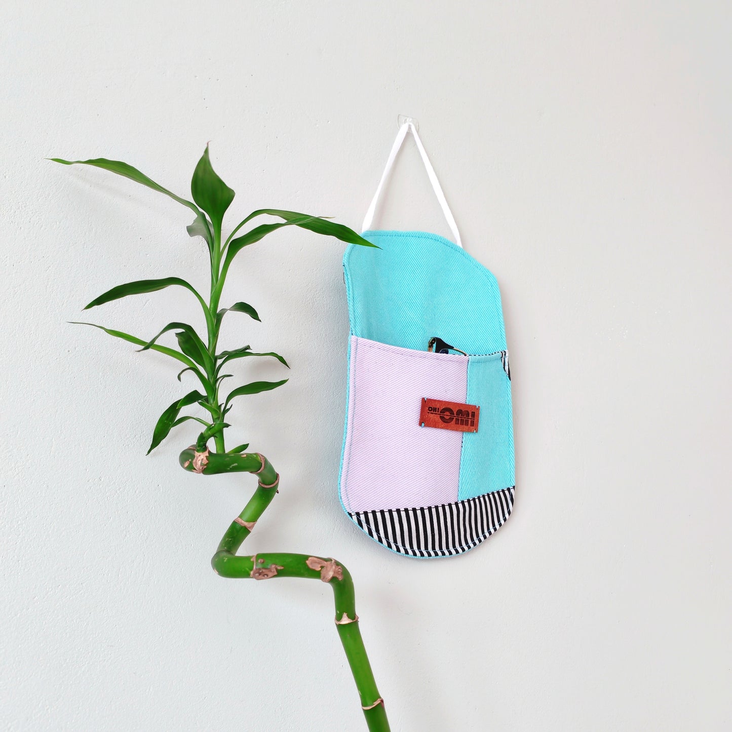 KÄTKÖ Small Wall Pocket Oval