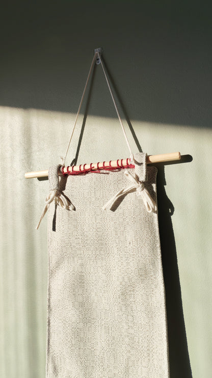 KÄTKÖ Mini Ruby – Kierrätetty tekstiili-seinätasku