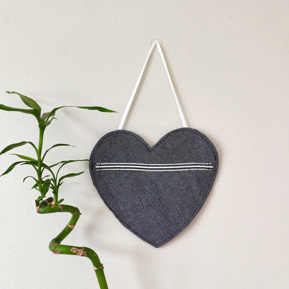 KÄTKÖ Pieni Seinätasku Sydän