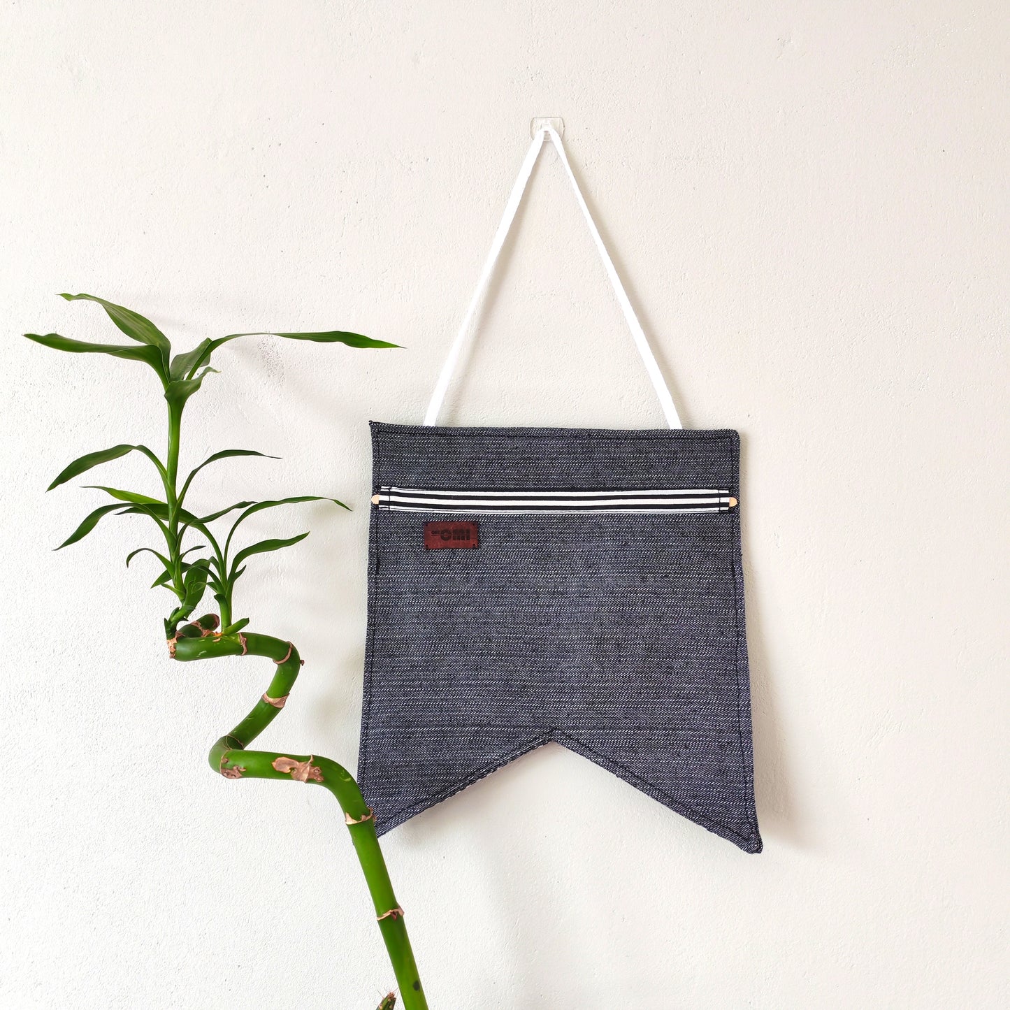 KÄTKÖ Pieni seinätaskubanneri