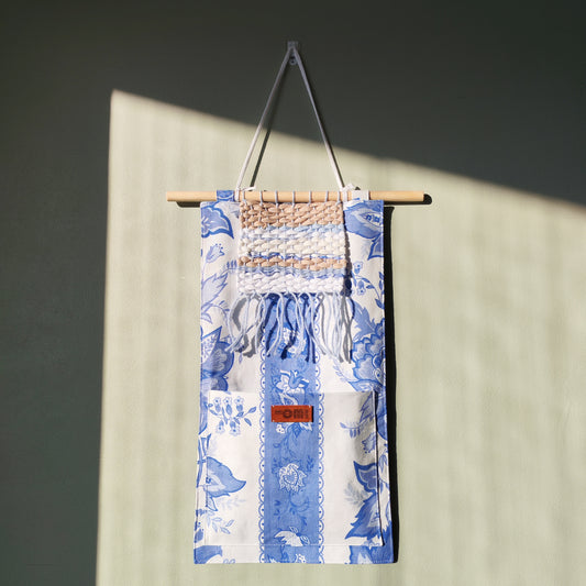 KÄTKÖ Mini kukka – kierrätettyä tekstiiliä oleva seinätasku