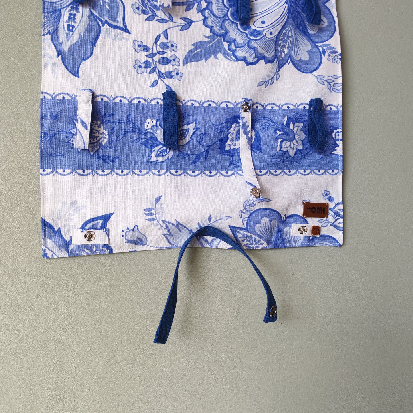 KÄTKÖ Ribbon 8 Floral– Upcycled Textile Wall Pocket