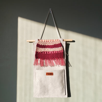 KÄTKÖ Mini Ruby – Kierrätetty tekstiili-seinätasku