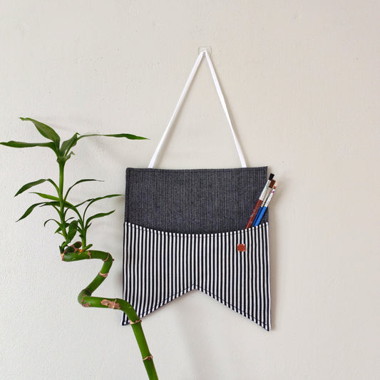 KÄTKÖ Pieni seinätaskubanneri