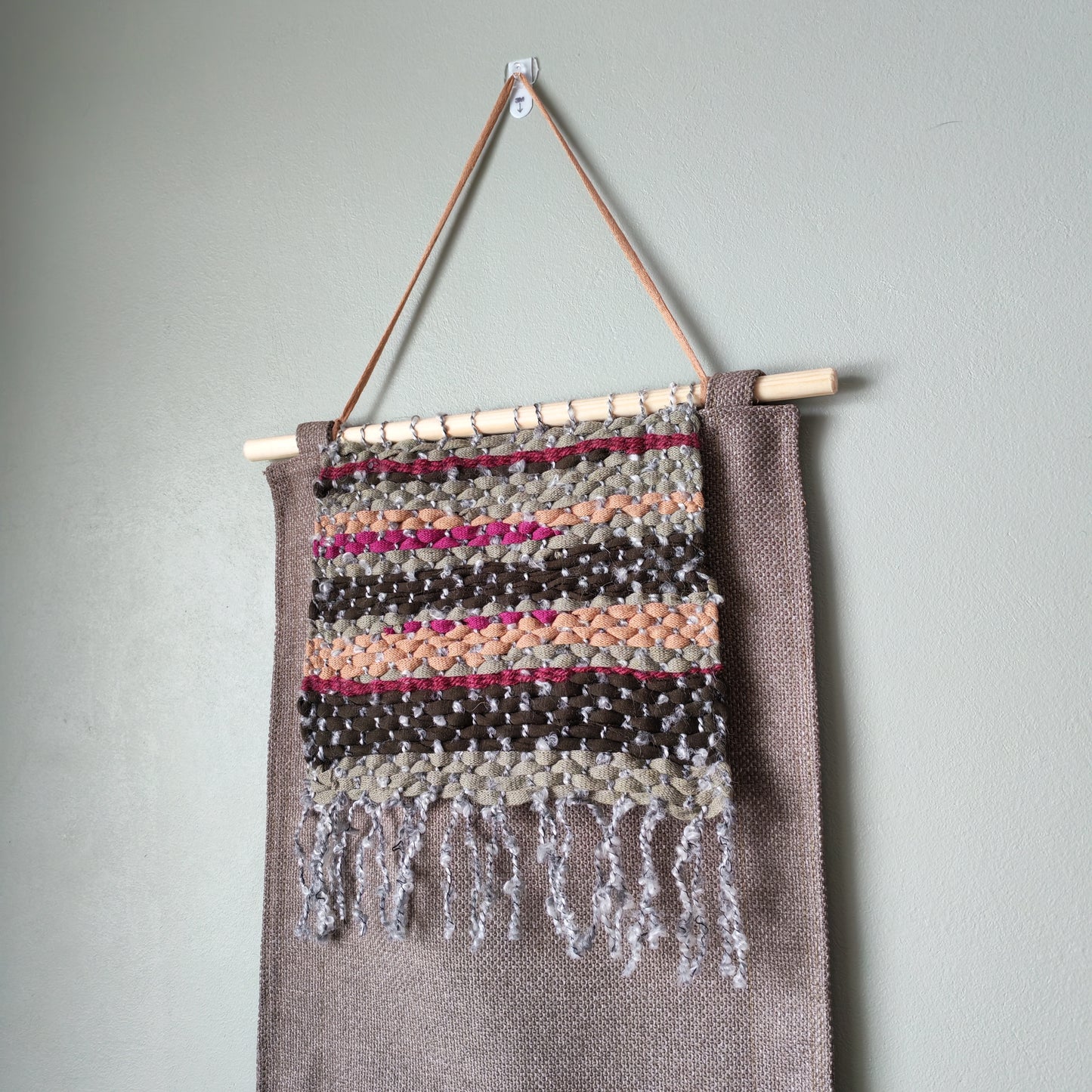 KÄTKÖ Peatbog Handwoven Wall Pocket – Nordic Textile Wall Hanging with Storage